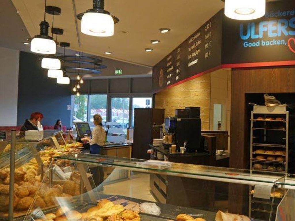 Schaufenster Bäckerei & Café im Famila auf gutesausjever.de